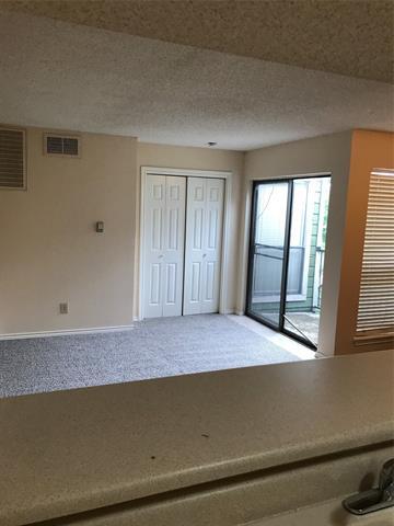 Building Photo - 9807 Walnut St