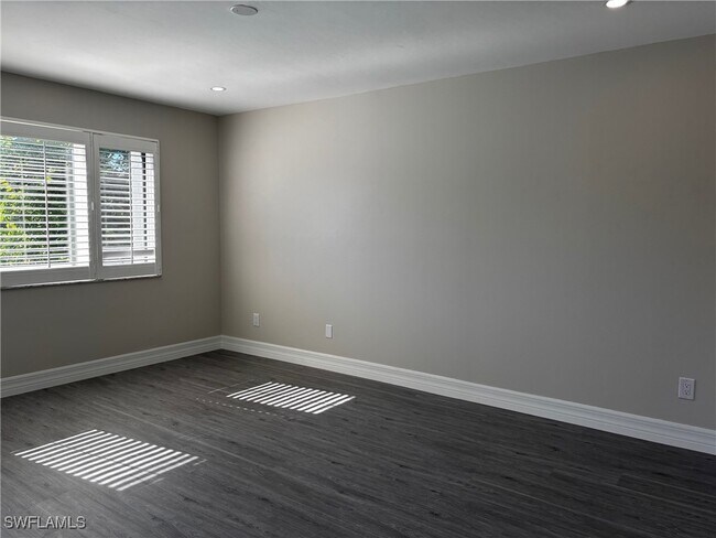 Building Photo - 1645 Spoonbill Ln