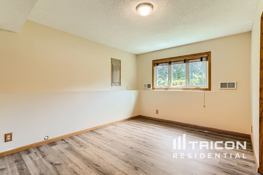 Building Photo - 10381 163rd St W
