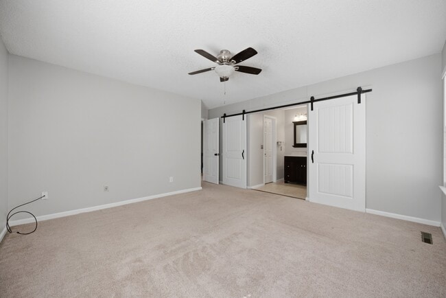 Building Photo - 944 Gas Light Ln