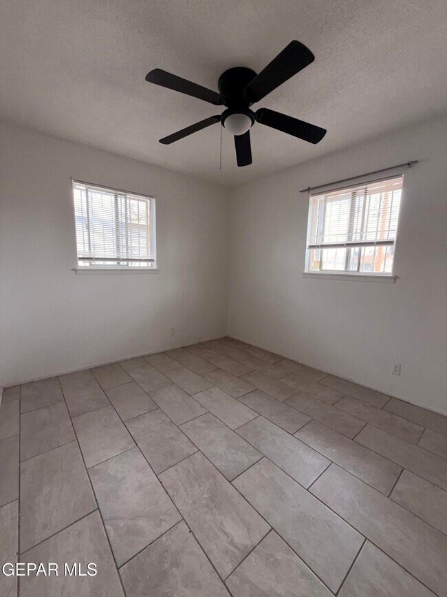 Building Photo - 5313 Tropicana Ave
