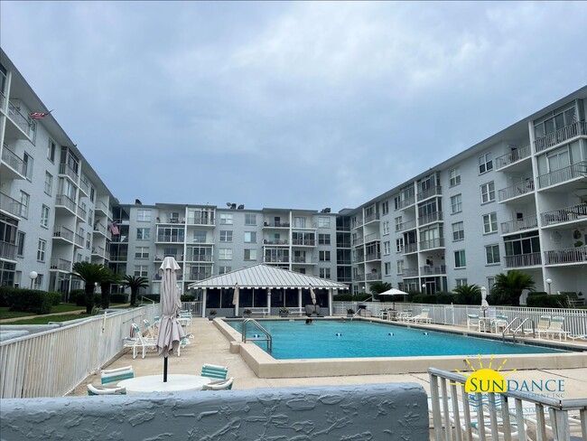 Building Photo - Destin furnished condo INCLUDES A BOAT SLI...