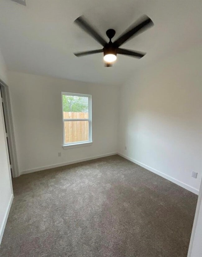 Building Photo - 5202 Northridge Dr