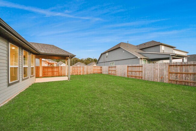 Building Photo - 32307 Fly Fish Wy