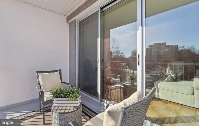 Building Photo - 4977 Battery Ln