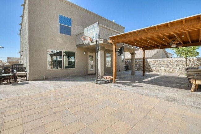 Building Photo - 429 Sonaran Ct