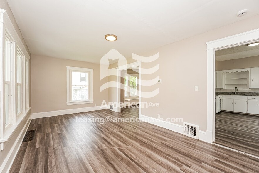 Building Photo - 2328 Tuscarawas St E