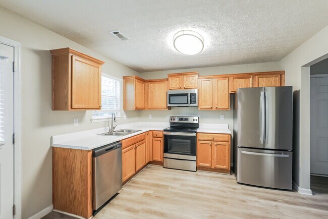 Building Photo - 896 Madison Ct