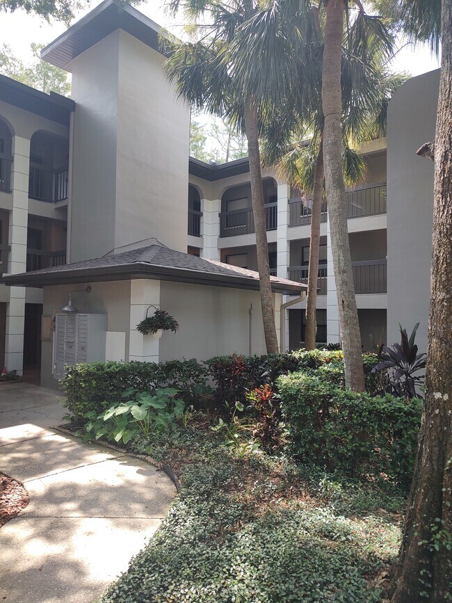 Building Photo - 3399 Mermoor Dr
