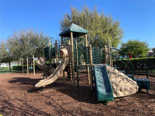 Building Photo - 14155 Lakeview Park Rd