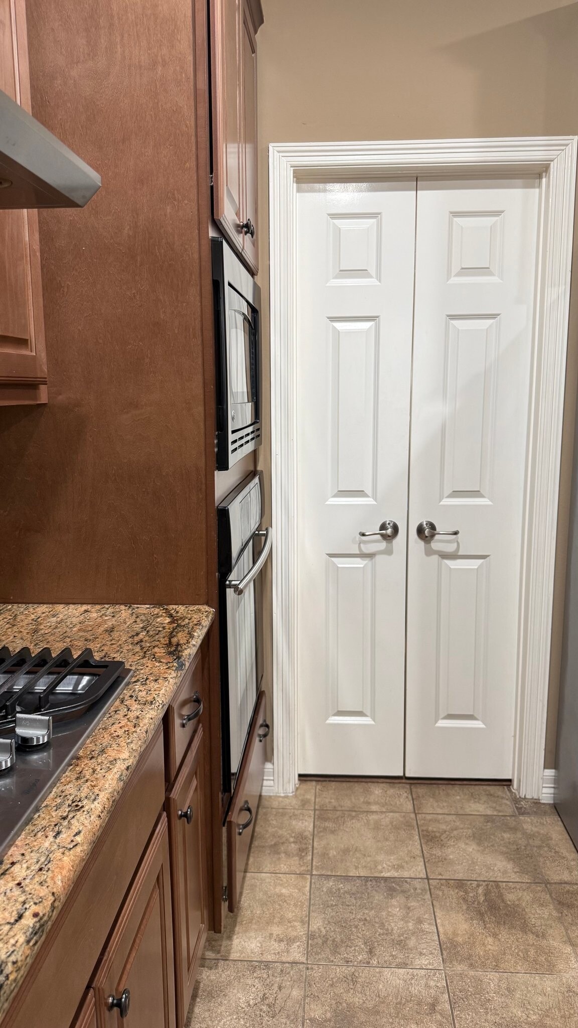 Building Photo - 4014 Waterford Ln