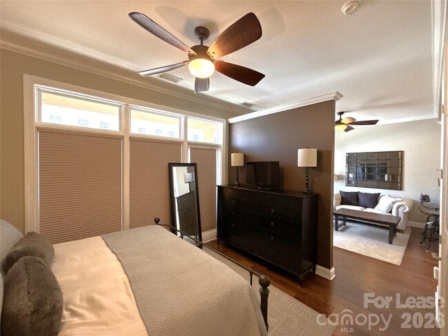 Building Photo - 230 S Tryon St