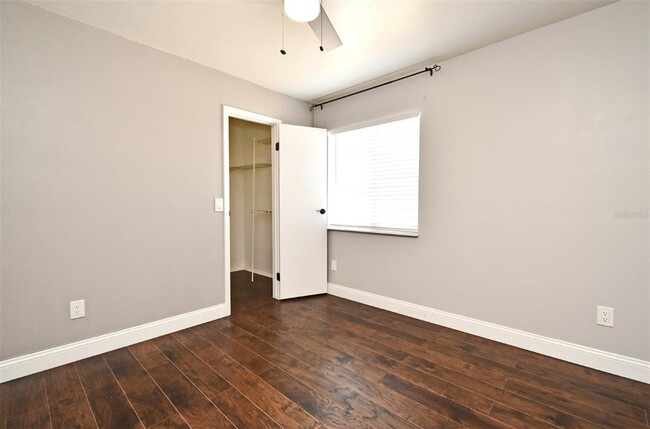 Building Photo - 1242 Ravida Woods Dr