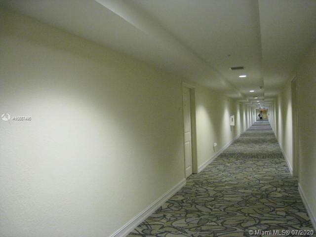 Building Photo - 1555 N Treasure Dr