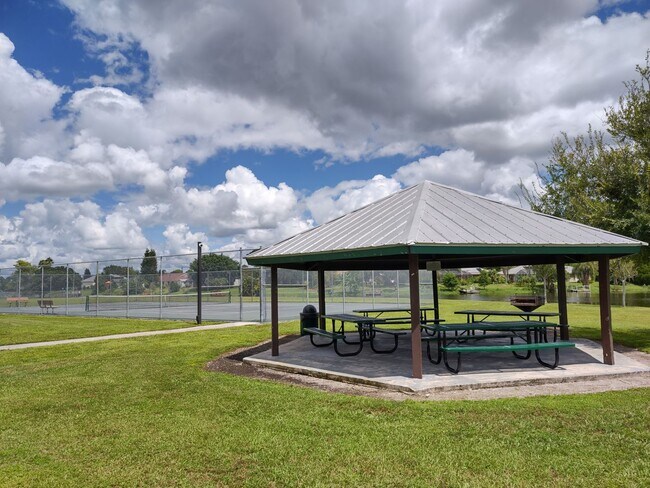 Building Photo - Annual Rental: Fully Remodeled! Charming Single-family Home with Single car garage