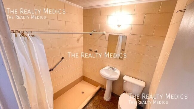 Building Photo - 2271 Northland Rd