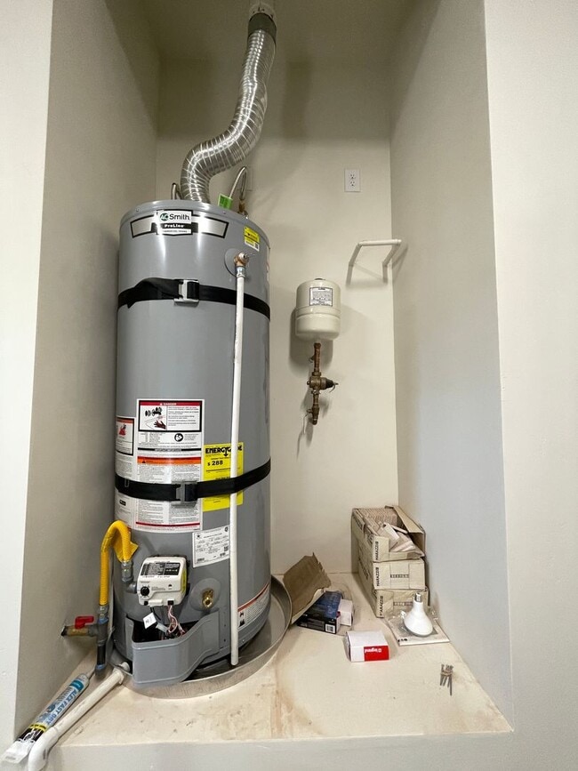 Building Photo - Four-Bedroom Home Near Shooting Star Park in Washington Fields