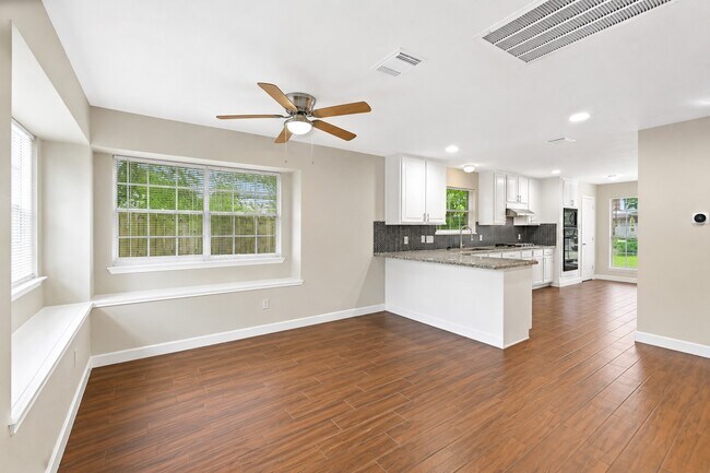 Building Photo - 19002 Timber Way Dr