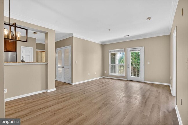 Building Photo - 4850 Eisenhower Ave