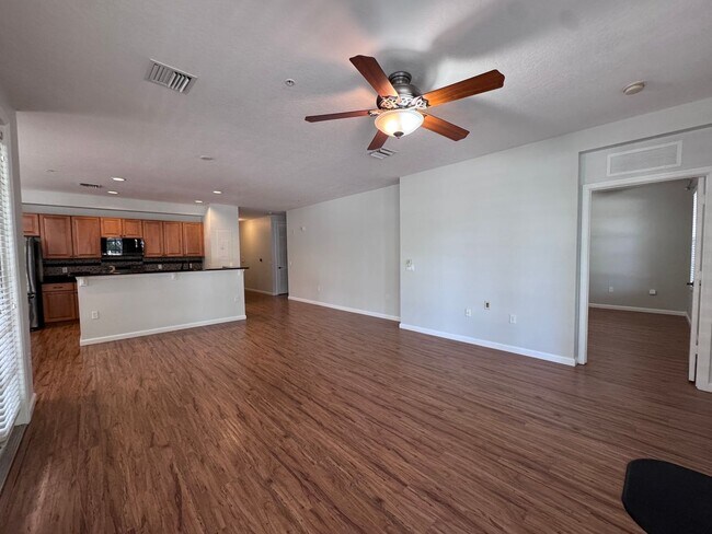 Building Photo - Bright and Inviting 3 bedroom, 2 Bath Condo in Desirable Baldwin Park