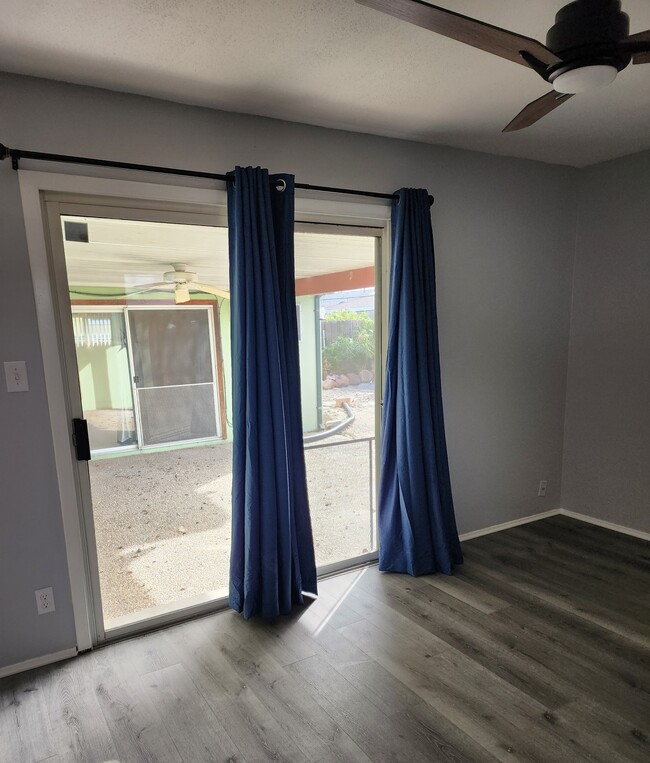 Building Photo - 9172 Thilow Dr