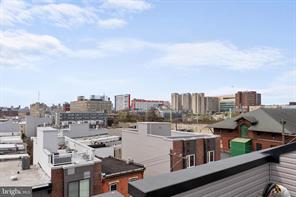 Building Photo - 809 Diamond St