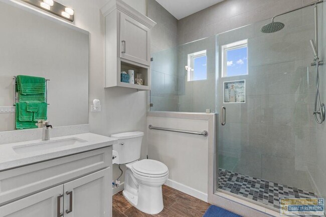 Building Photo - 4 Sawgrass Ct
