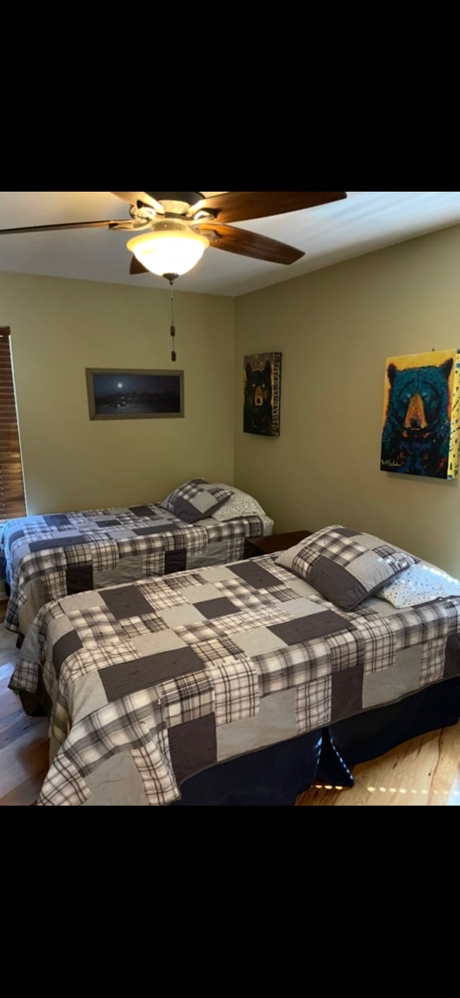 Building Photo - 312 Grande St