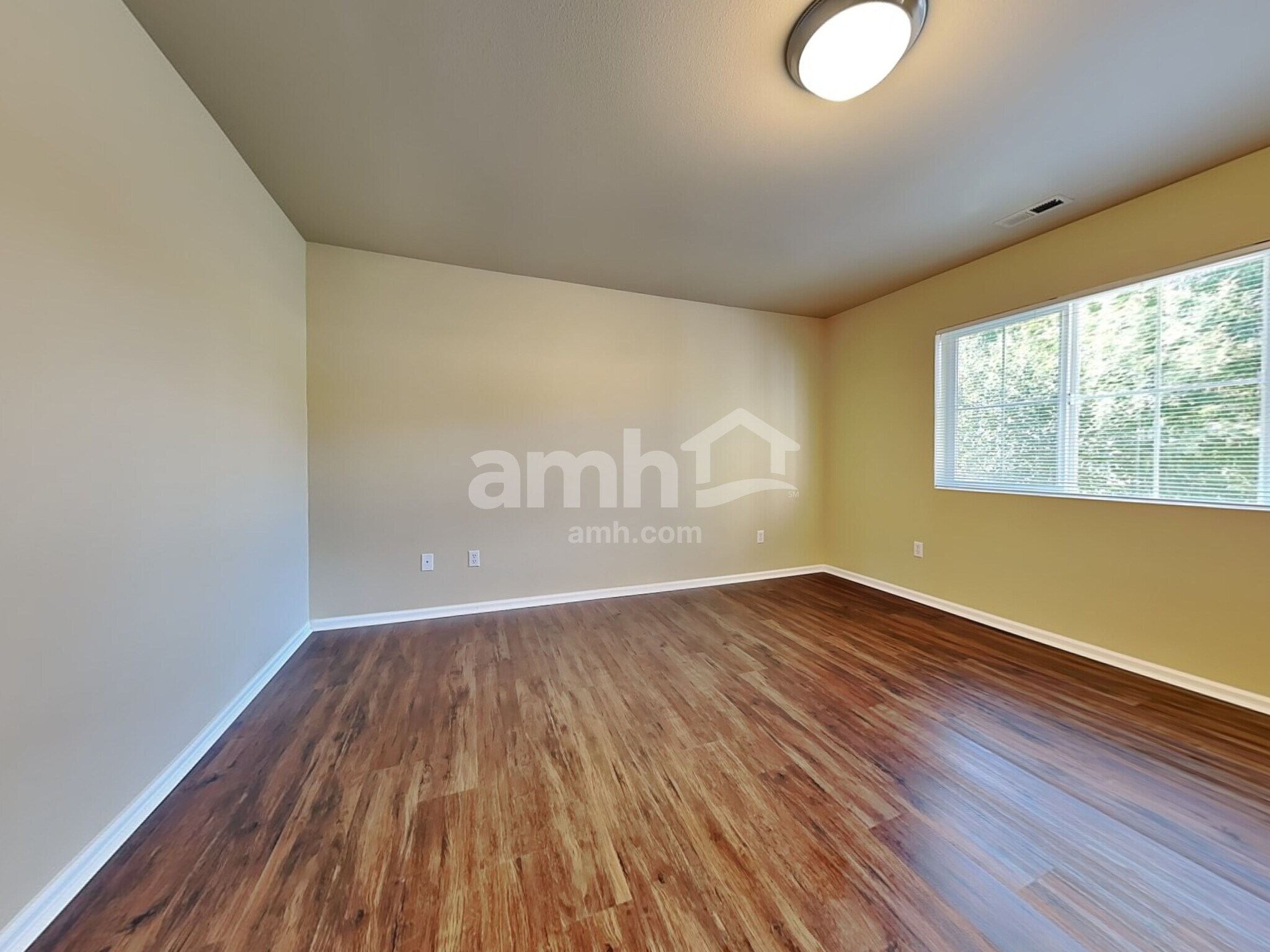 Building Photo - 6512 Virginia St SE