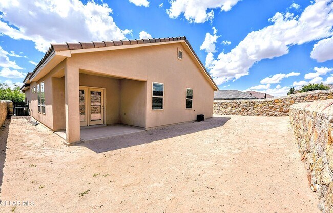 Building Photo - 270 Silver Hill