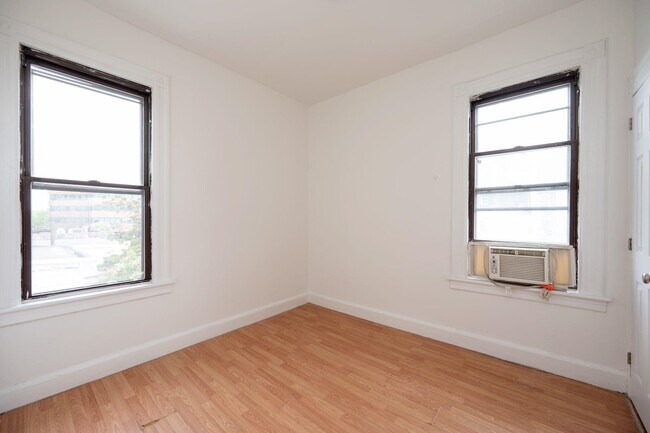 Building Photo - 66 Van Reipen Ave