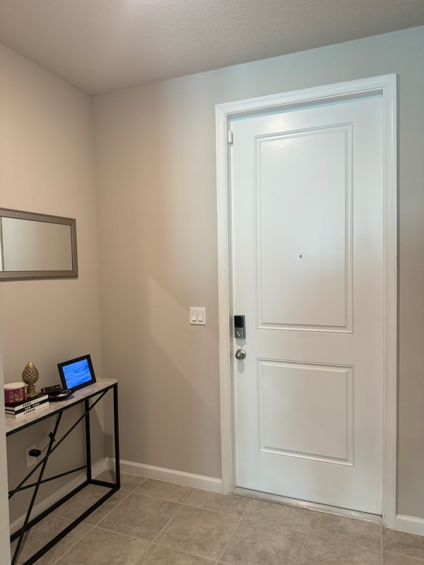 Building Photo - 5649 Mentmore Dr