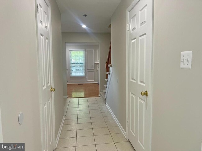 Building Photo - 7609 Dominion Dr