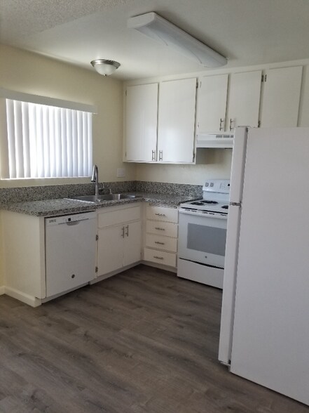 Building Photo - 9646 Winter Gardens Blvd