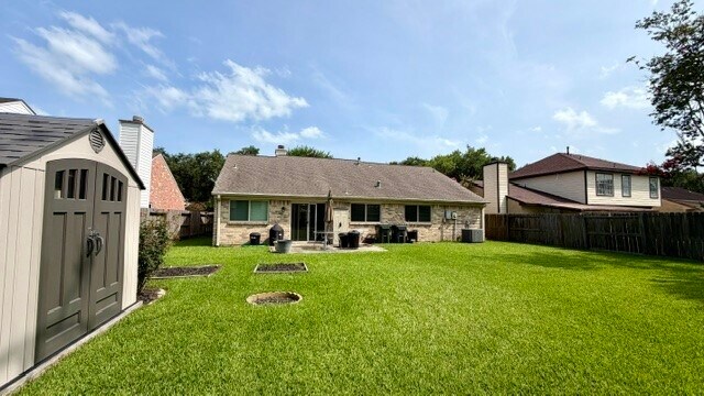 Building Photo - 3214 Lakefield Way