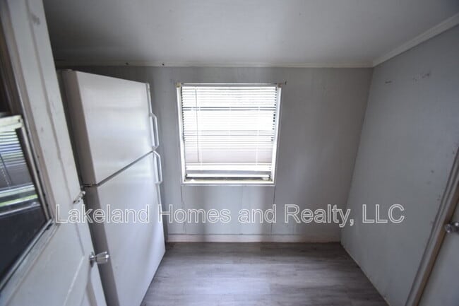 Building Photo - 4060 Orange Ave SE