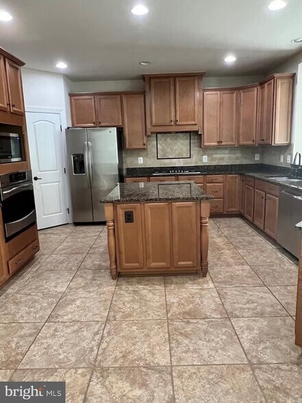 Building Photo - 44377 Stone Roses Cir