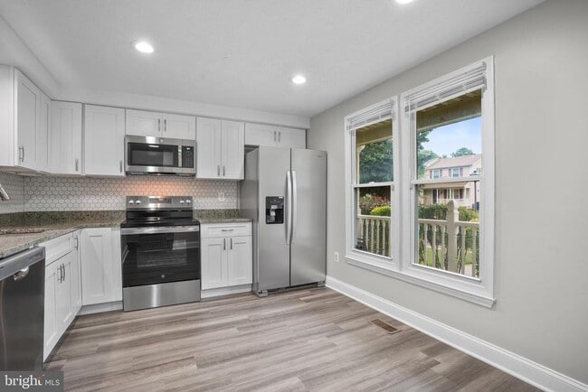 Building Photo - 10506 Lime Tree Way