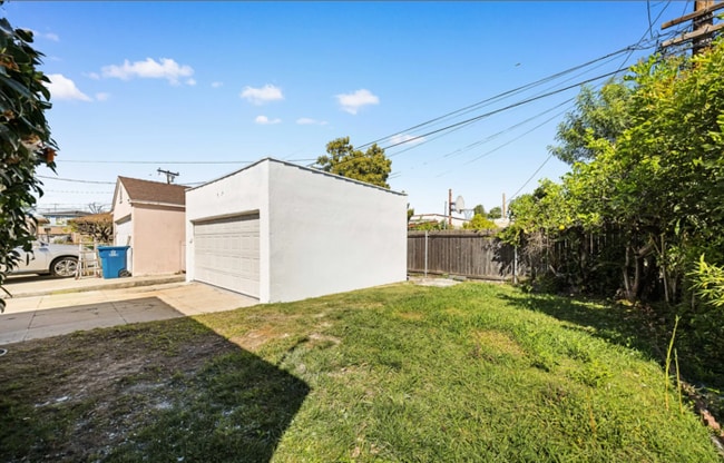 Building Photo - 2925 W Shorb St