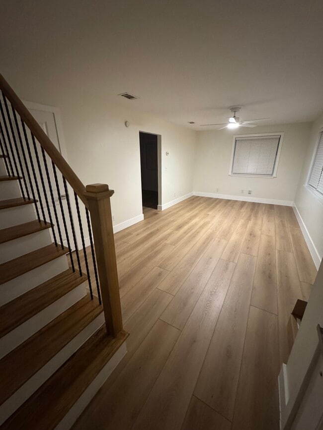 Building Photo - 6070 Longchamp Dr