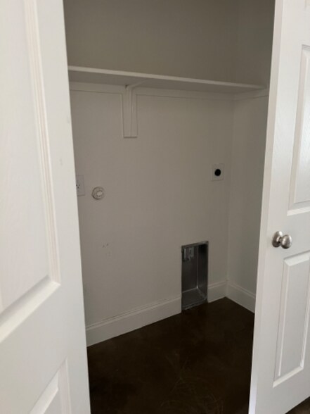 Building Photo - 3216 Belmont Dr