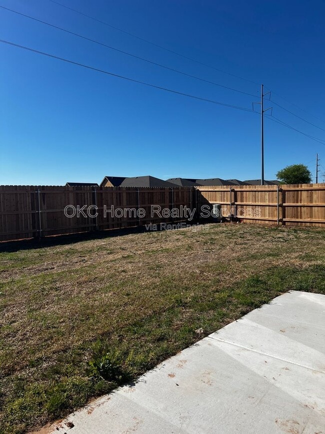 Building Photo - 16201 Harvester