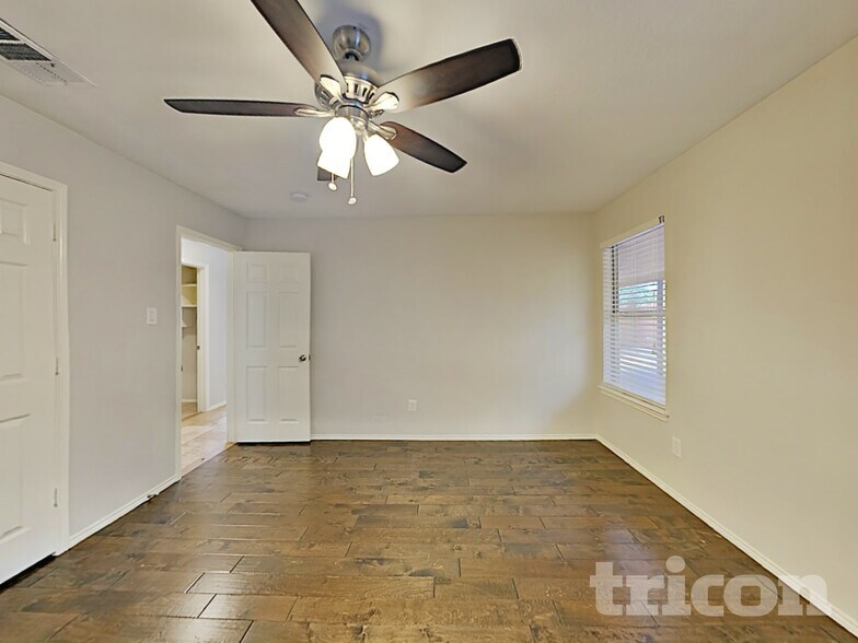 Building Photo - 4000 Sapphire Ln