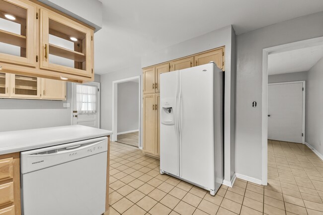 Building Photo - 1618 Oak Hills St