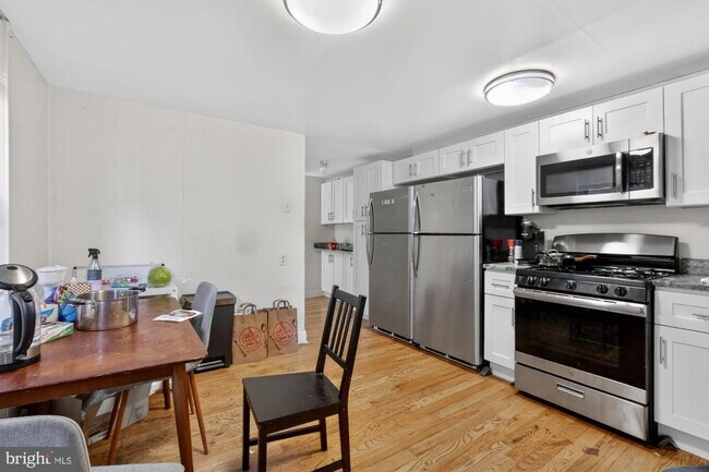 Building Photo - 4058 Irving St