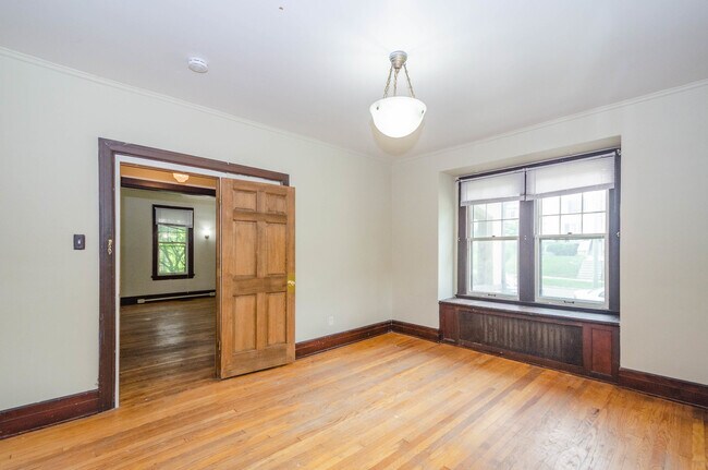 Building Photo - 1517 S University Ave