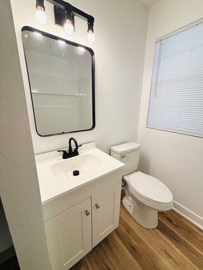 Building Photo - Beautifully Remodeled 3-Bed Home with Huge...