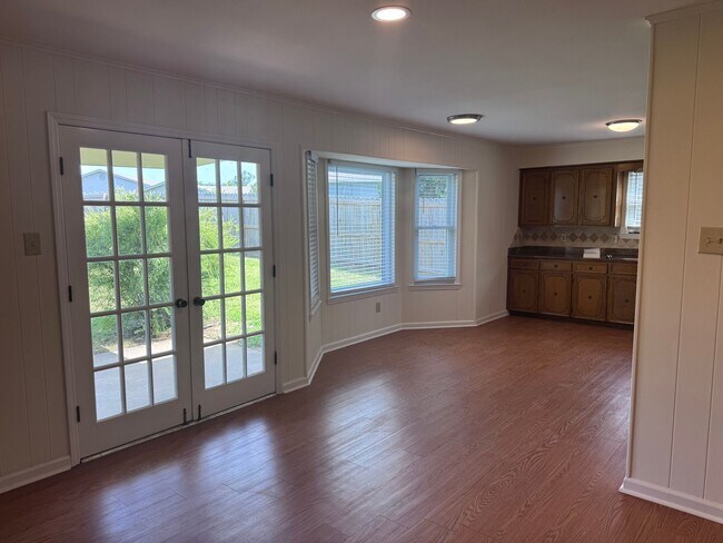 Building Photo - 1115 Briar Creek Rd