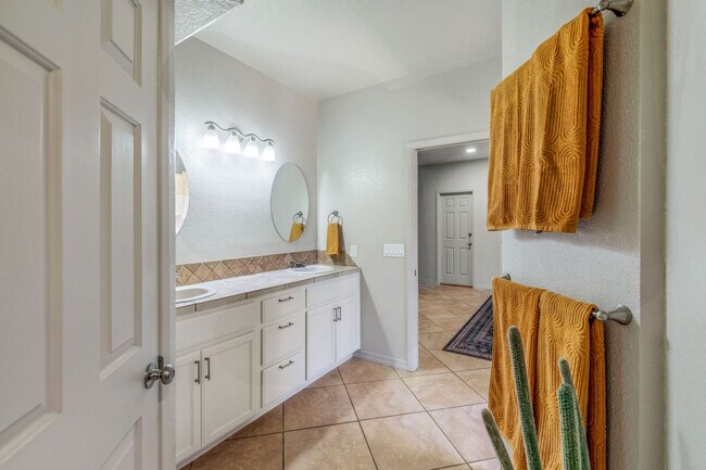 Building Photo - 1800 Burgundy Dr