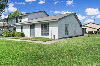 Building Photo - 1833 Country Village Blvd